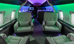 Alternate interior cabin lighting of Challenger 604