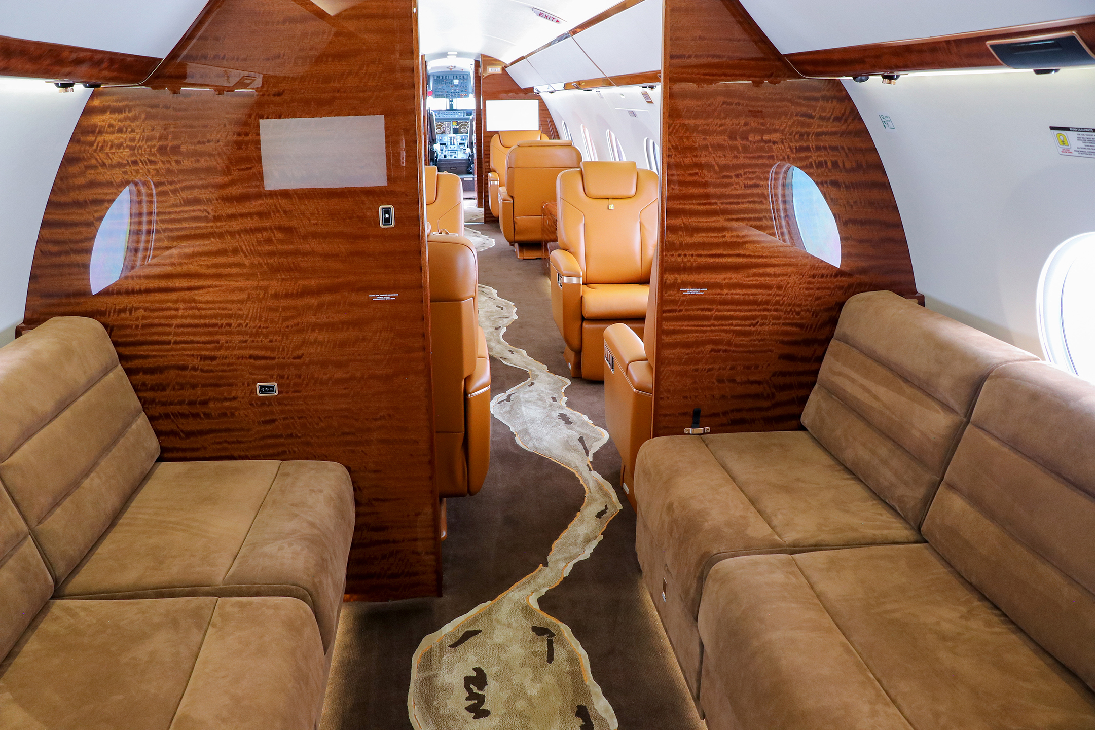 6_5_Duncan_Aviation_Refurbishes_Gulfstream_G650.jpg