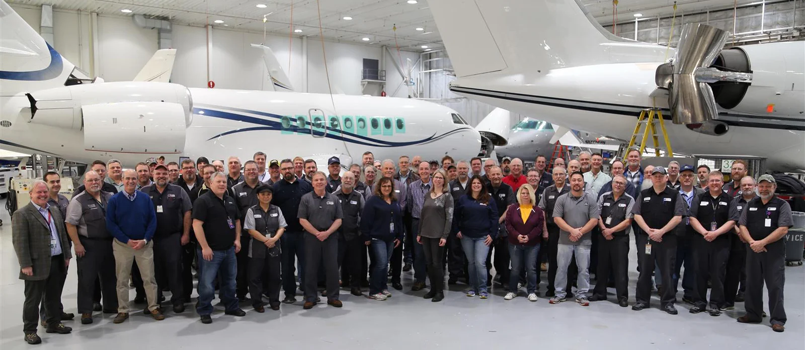 On the 20th anniversary of acquiring Kal-Aero, Duncan Aviation hosted a celebration and gathered all the team members who were still with the company 20 years later.