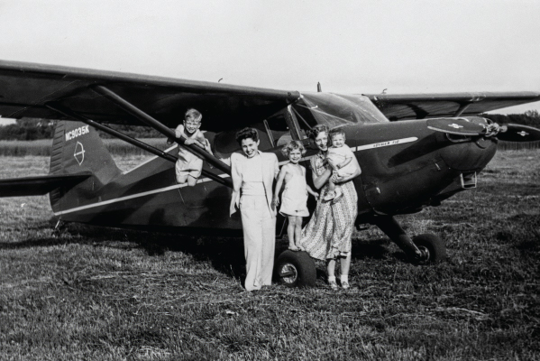 Early Years-kids on aircraft