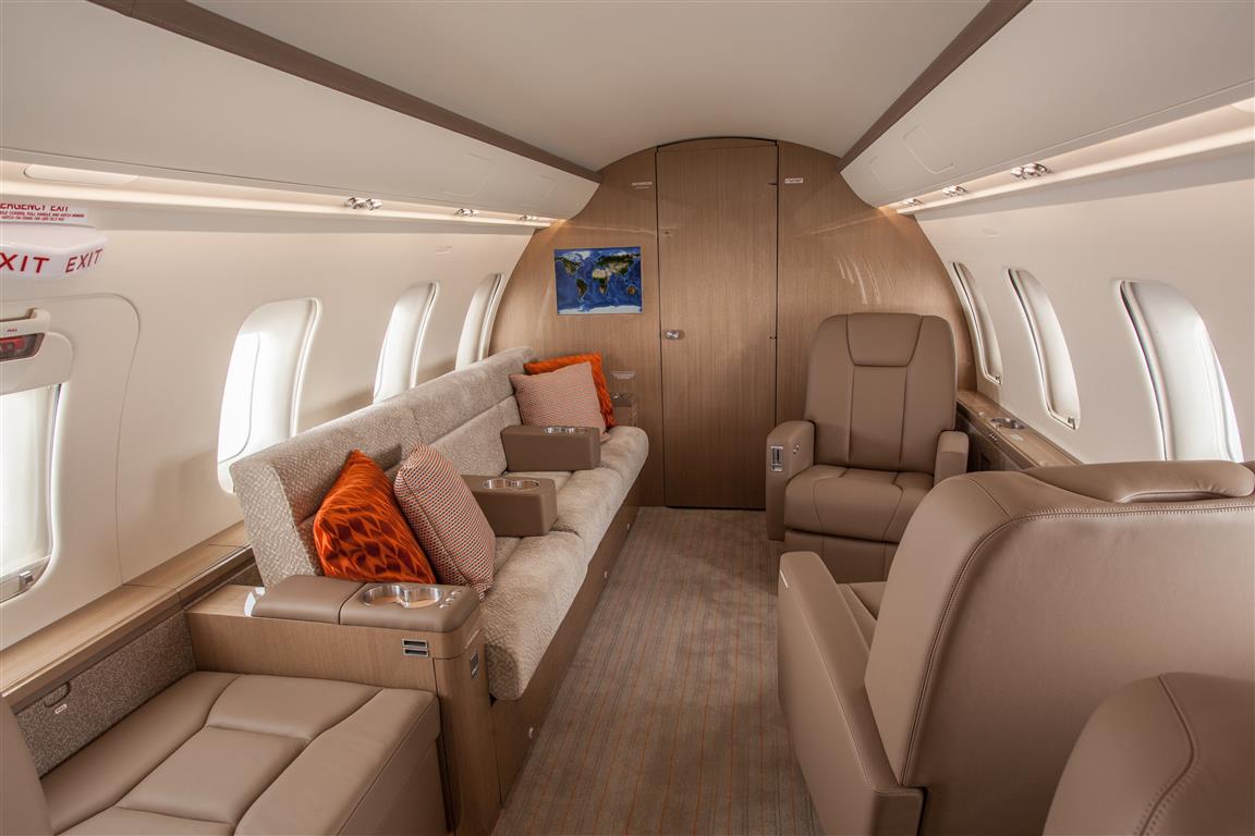 Challenger-605-interior